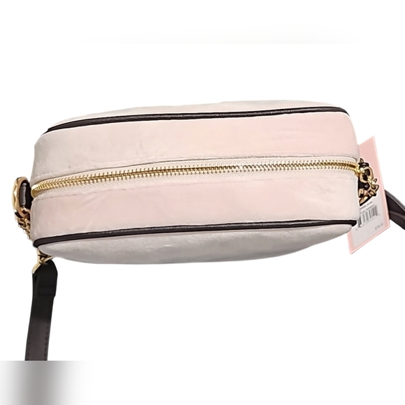 Juicy Couture Heritage Crossbody Purse - Picture 5 of 11